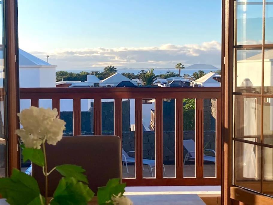 Luxury 4-Bedroom Villa With Heated Pool + Sea View Playa Blanca  Exteriör bild
