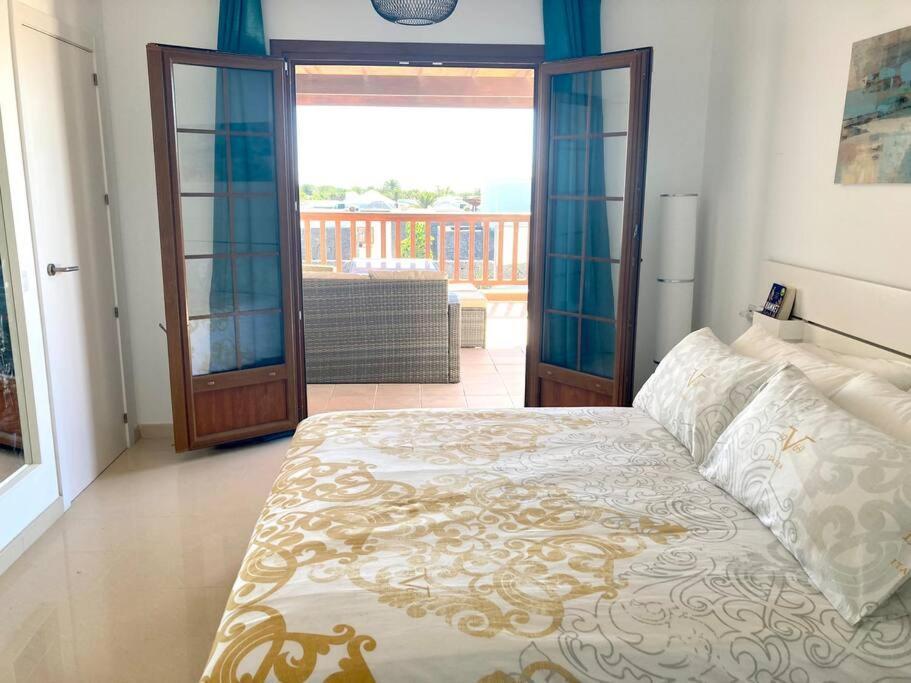 Luxury 4-Bedroom Villa With Heated Pool + Sea View Playa Blanca  Exteriör bild