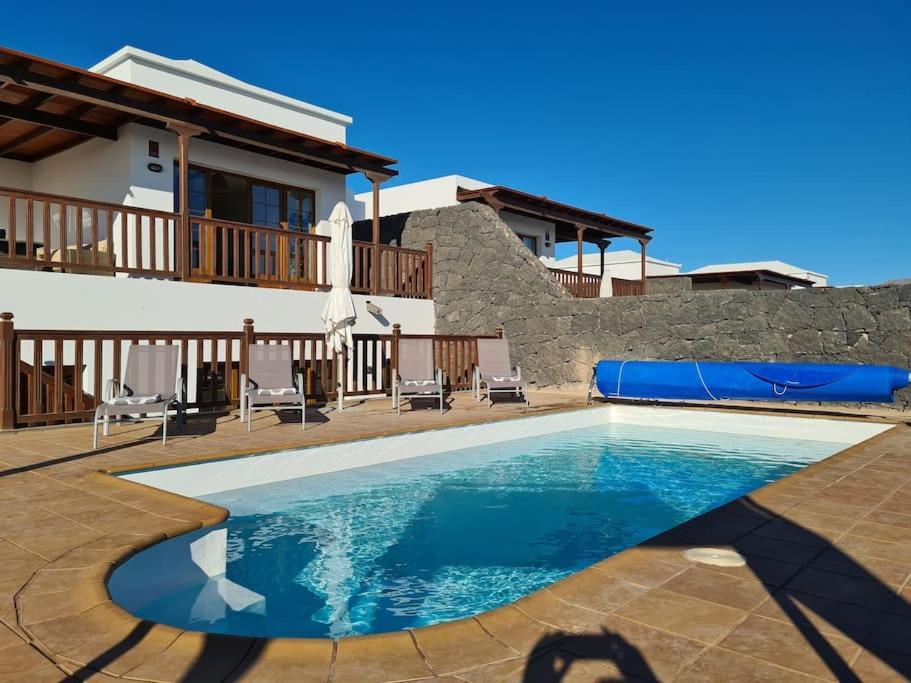 Luxury 4-Bedroom Villa With Heated Pool + Sea View Playa Blanca  Exteriör bild