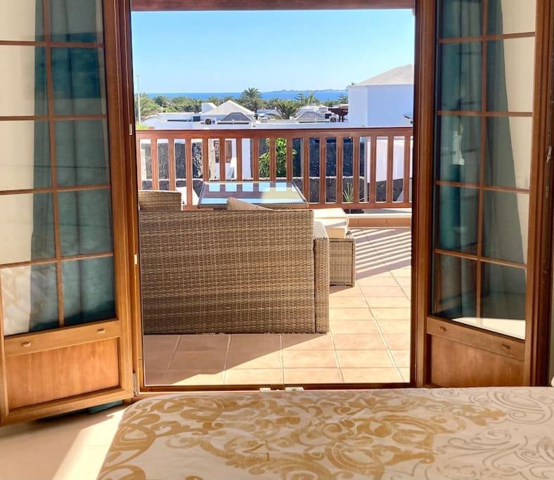 Luxury 4-Bedroom Villa With Heated Pool + Sea View Playa Blanca  Exteriör bild