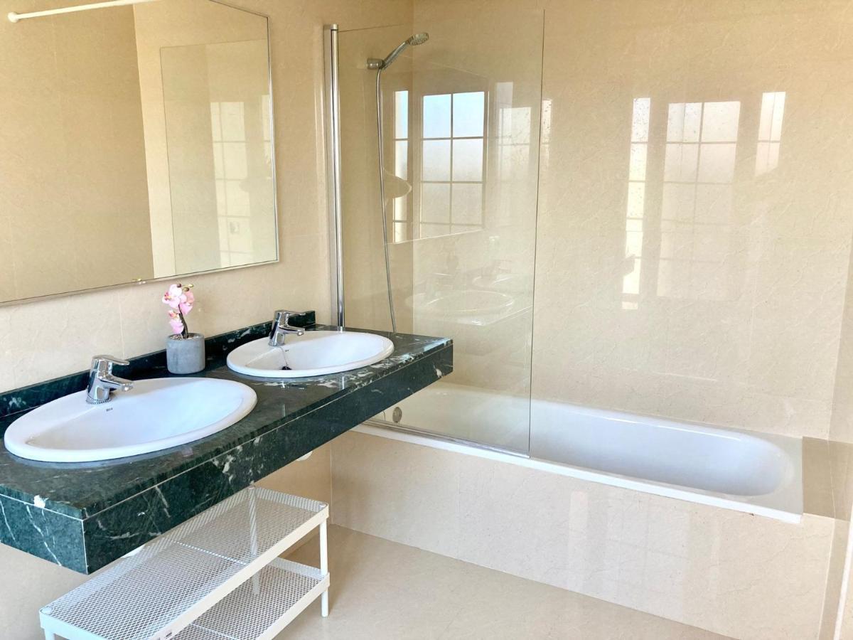 Luxury 4-Bedroom Villa With Heated Pool + Sea View Playa Blanca  Exteriör bild
