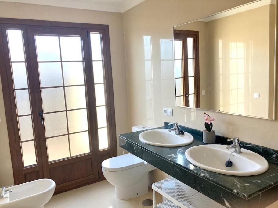 Luxury 4-Bedroom Villa With Heated Pool + Sea View Playa Blanca  Exteriör bild