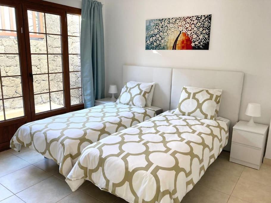 Luxury 4-Bedroom Villa With Heated Pool + Sea View Playa Blanca  Exteriör bild