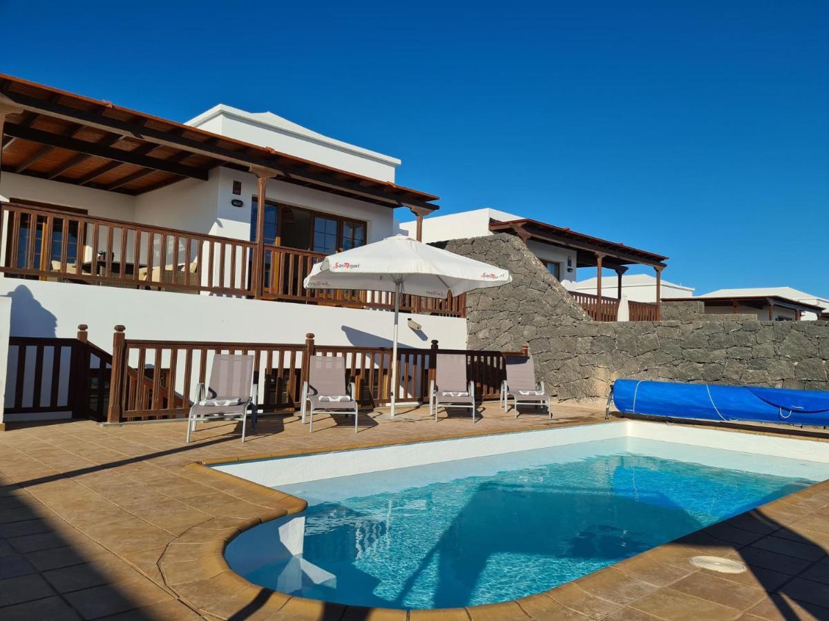 Luxury 4-Bedroom Villa With Heated Pool + Sea View Playa Blanca  Exteriör bild