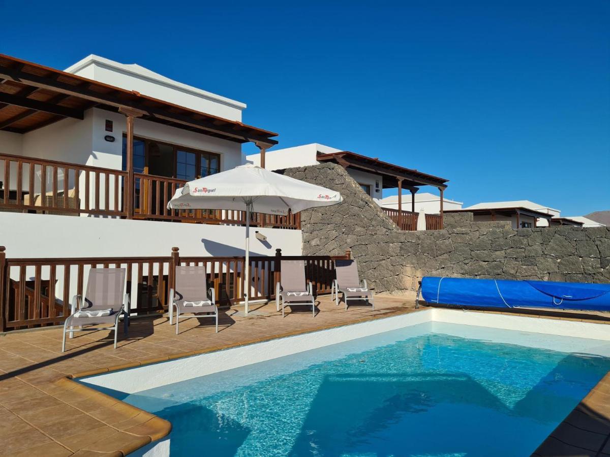 Luxury 4-Bedroom Villa With Heated Pool + Sea View Playa Blanca  Exteriör bild